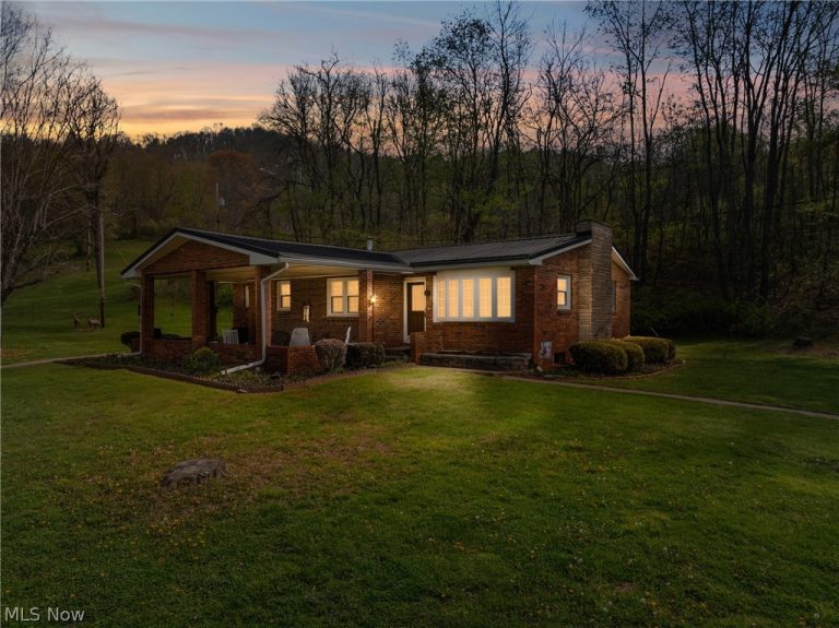 55291 Town Hill Road, Jacobsburg, OH - Photo 3