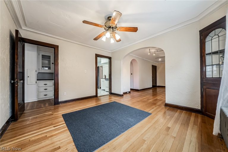 18313 Newell Road, Shaker Heights, OH - Photo 6