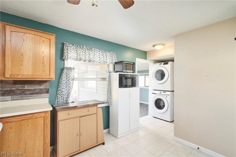 1011 Cooper Drive, Cuyahoga Falls, OH - Photo 6