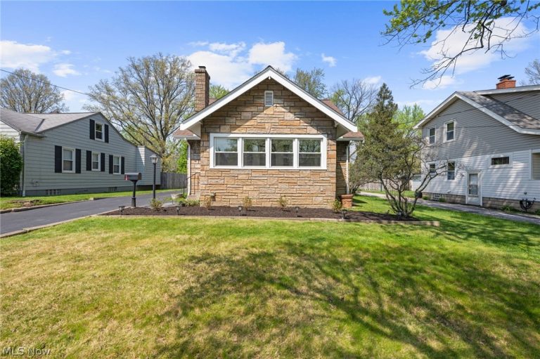 4521 Telhurst Road, South Euclid, OH - Photo 2