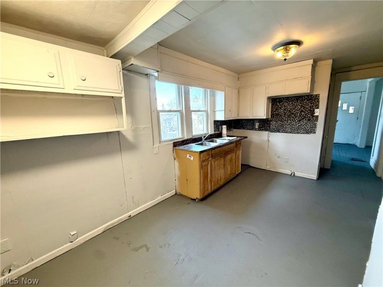 839 Kenyon Street, Akron, OH - Photo 6