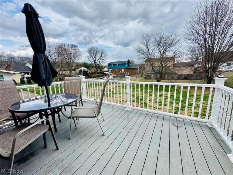 818 Seneca Drive, Belpre, OH - Photo 3