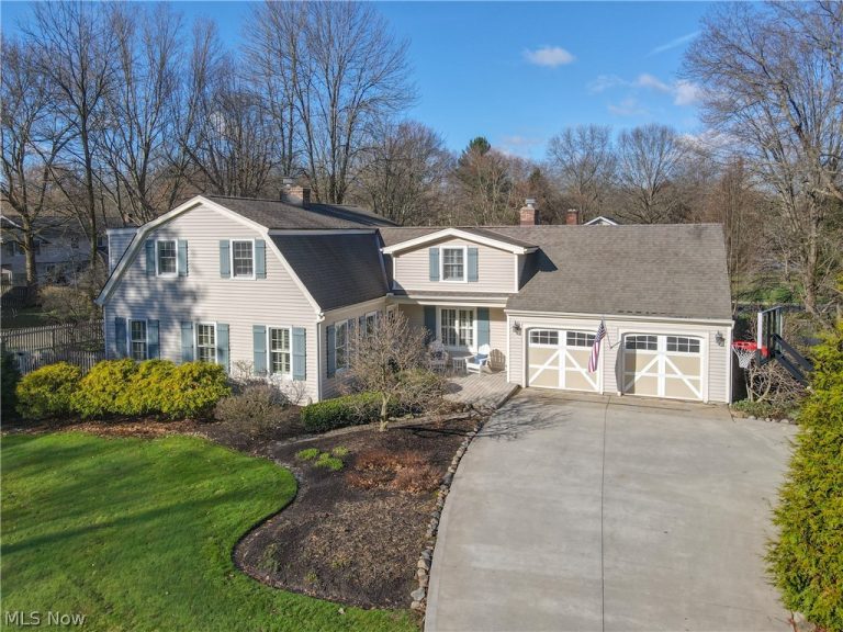 145 Greenbrier Drive, Chagrin Falls, OH, 44022