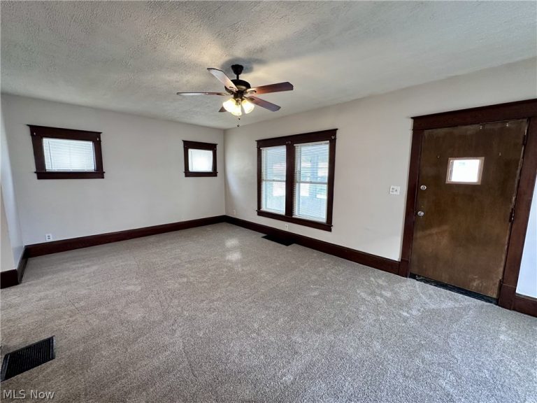 2172 12th Street, Akron, OH - Photo 2