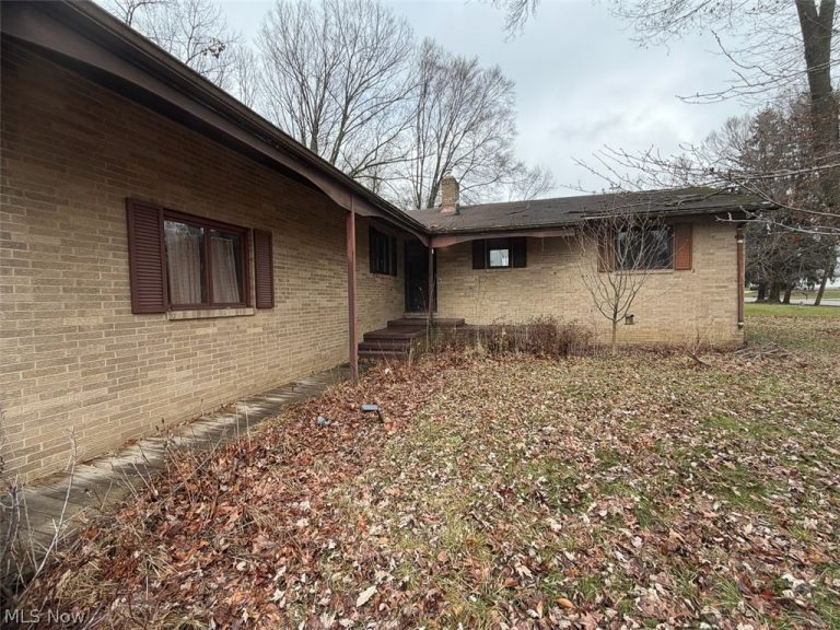 4690 Shriver Road, North Canton, OH - Photo 2