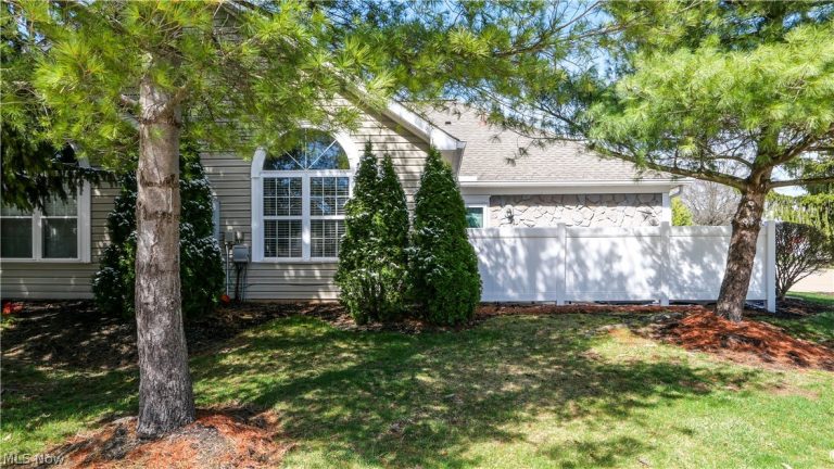 8181 Cyrus Lane, Northfield, OH - Photo 3