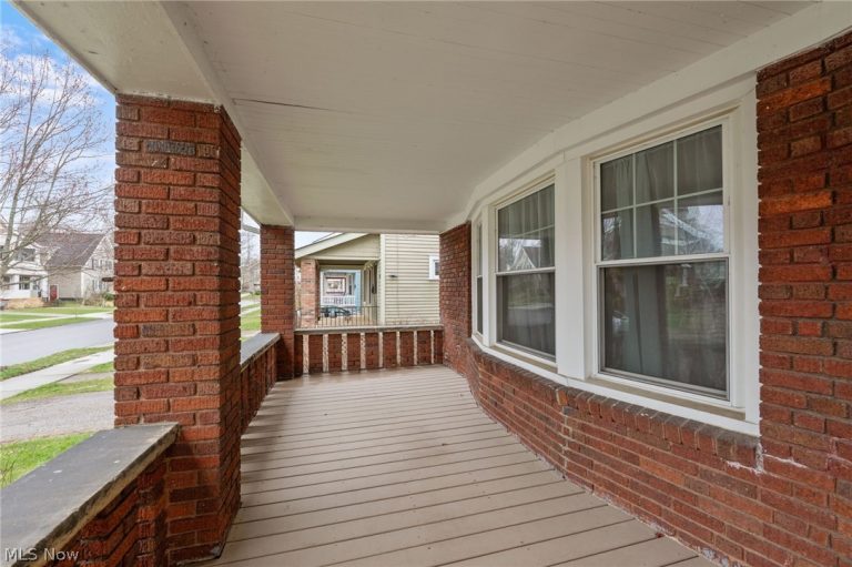 1284 Jackson Avenue, Lakewood, OH - Photo 5