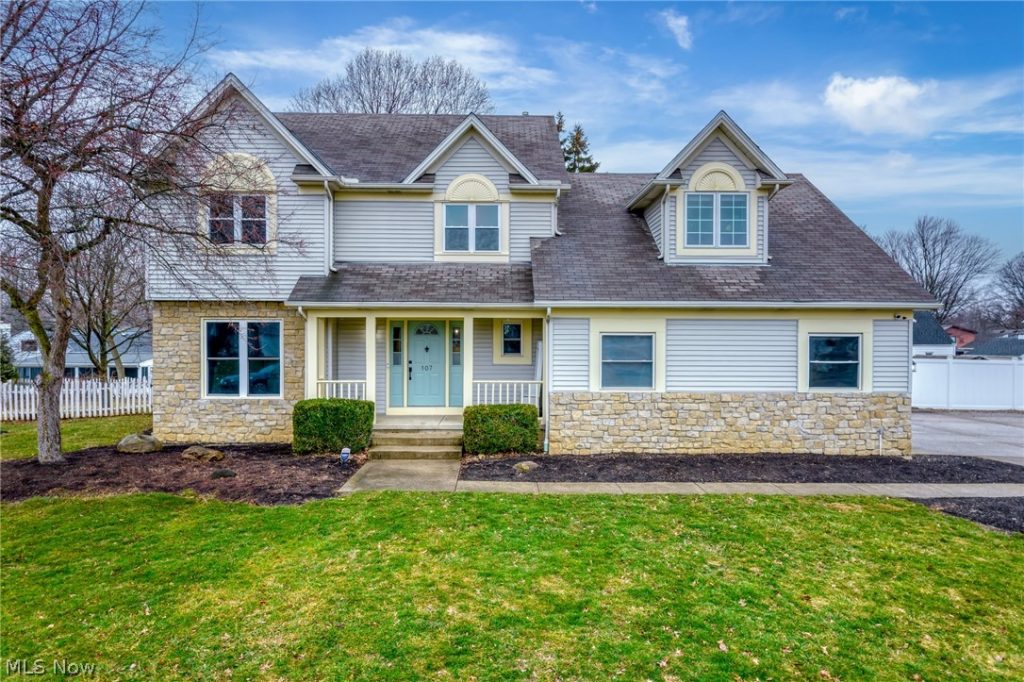 107 Keswick Court, Amherst, OH