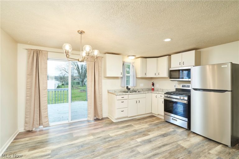 332 River Road, Munroe Falls, OH - Photo 5