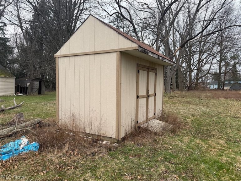 3045 Evelyn Road, Youngstown, OH - Photo 5