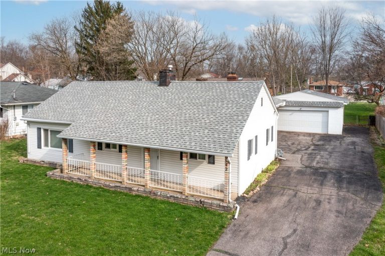 142 Parmely Avenue, Elyria, OH - Photo 4