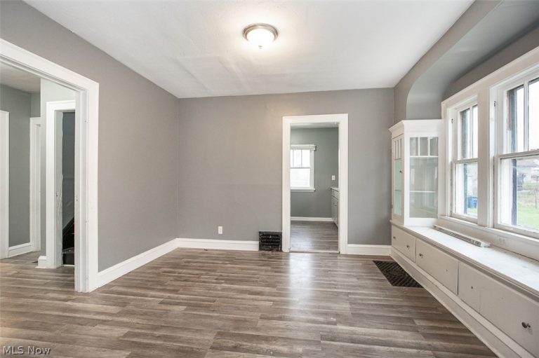 7915 Vineyard Avenue, Cleveland, OH - Photo 5