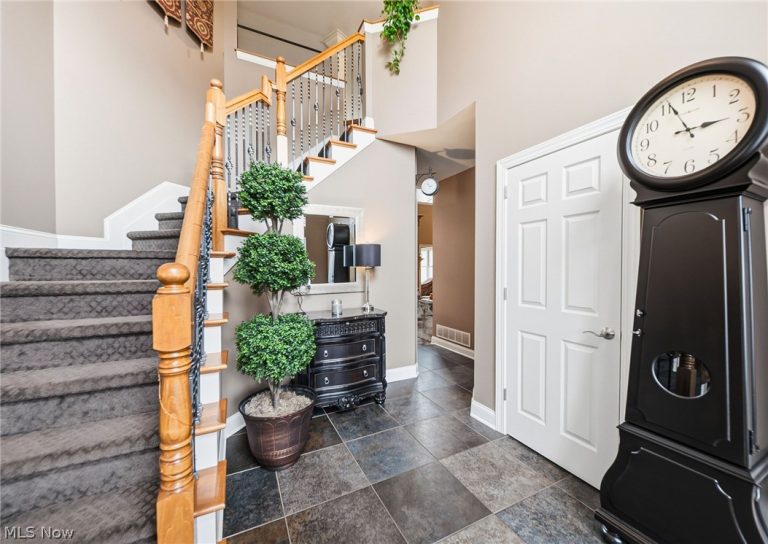 253 Anne Marie Court, Hinckley, OH - Photo 6