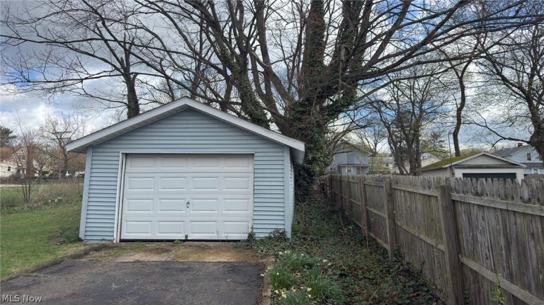 379 Noah Avenue, Akron, OH - Photo 5