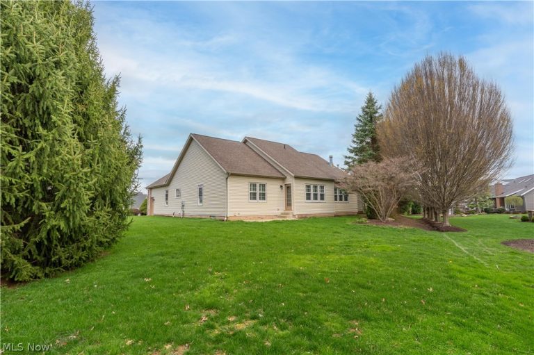 4456 Red Panda Circle, Massillon, OH - Photo 2