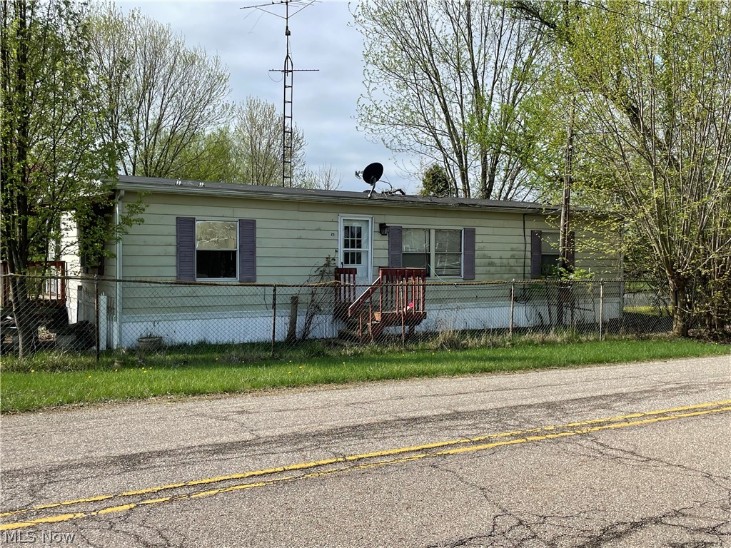 15571 Berlin Station Road, Berlin Center, OH