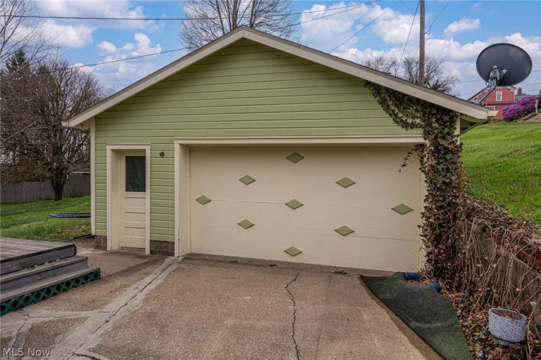 481 Hill Street, Coshocton, OH - Photo 2