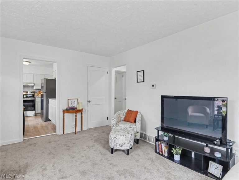 2549 26th Street, Cuyahoga Falls, OH - Photo 6