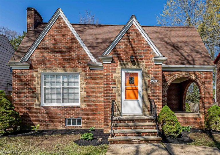 1384 Argonne Road, South Euclid, OH, 44121
