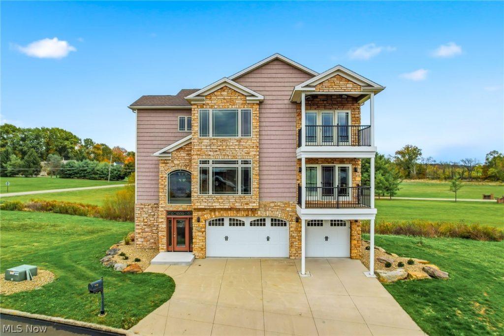 29 Shores Drive, Poland, OH