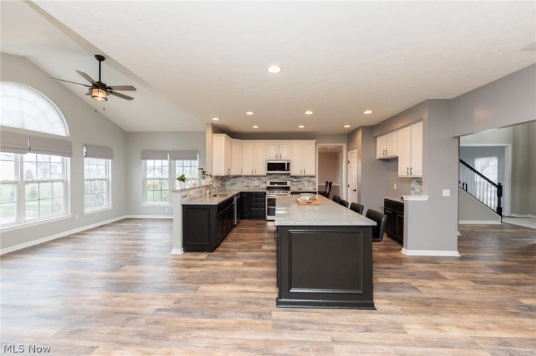 3330 Stillwater Drive, Medina, OH - Photo 4