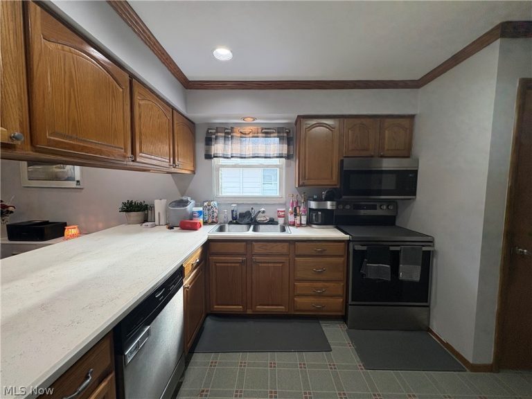 492 Franklin Avenue, Cuyahoga Falls, OH - Photo 8