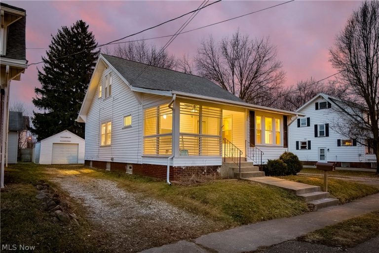 230 Superior Street, Louisville, OH, 44641