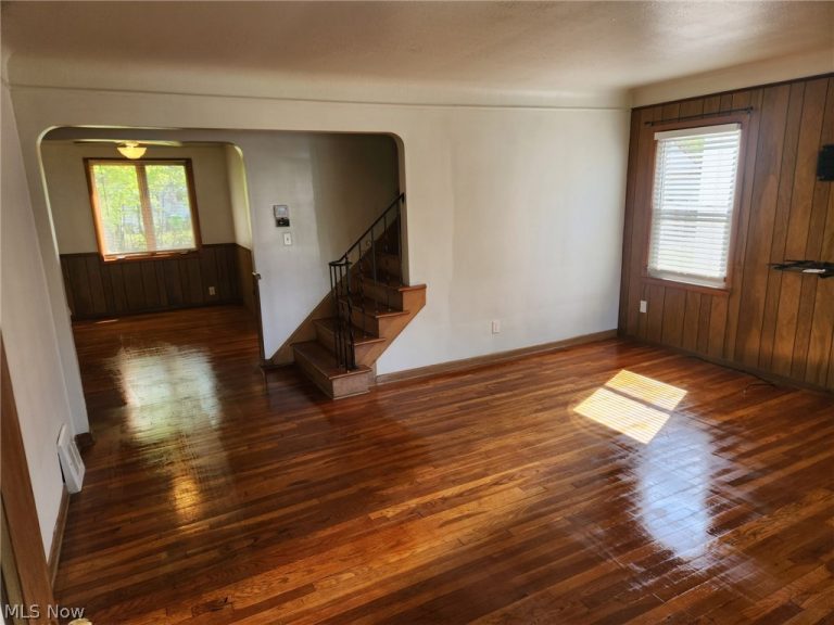 21300 Wilmore Avenue, Euclid, OH - Photo 6
