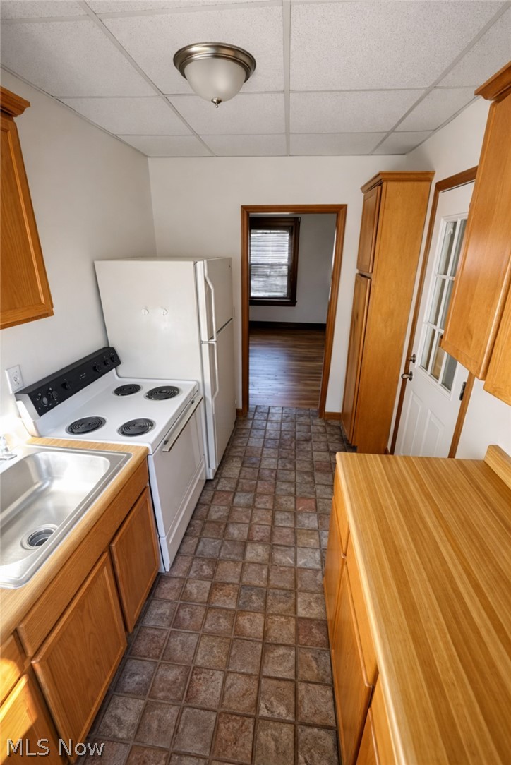 16224 Huntmere Avenue, Cleveland, OH - Photo 5