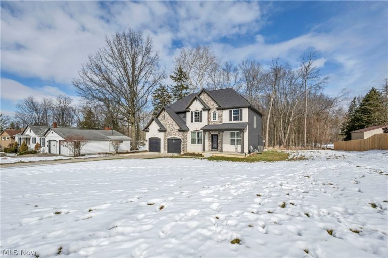19736 Westwood Drive, Strongsville, OH - Photo 3