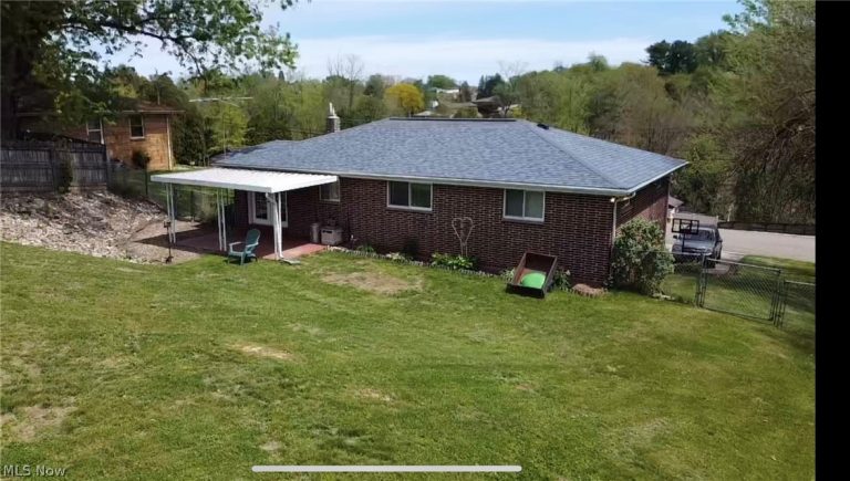 135 Melinda Avenue, Wintersville, OH - Photo 2