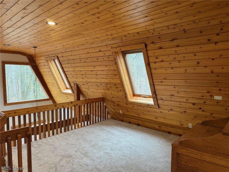 86170 Tappan Highlands Road, Uhrichsville, OH - Photo 8