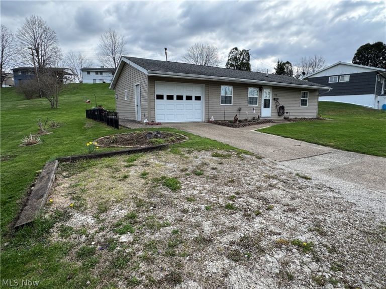 110 Andover Road, Woodsfield, OH - Photo 4