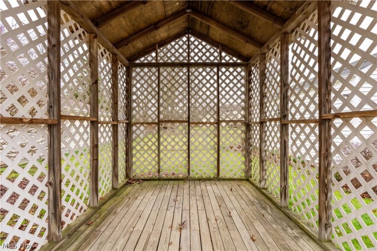 2120 Blenheim Avenue, Alliance, OH - Photo 5