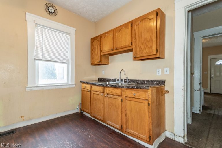 10401 Olivet Avenue, Cleveland, OH - Photo 8