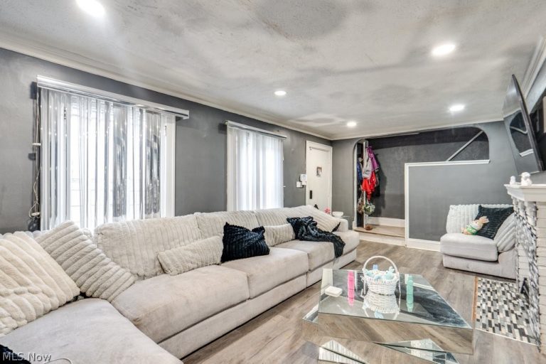 3130 Overlook Road, Cleveland Heights, OH - Photo 5