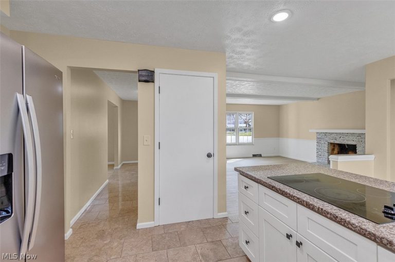 620 Lindford Drive, Bay Village, OH - Photo 8
