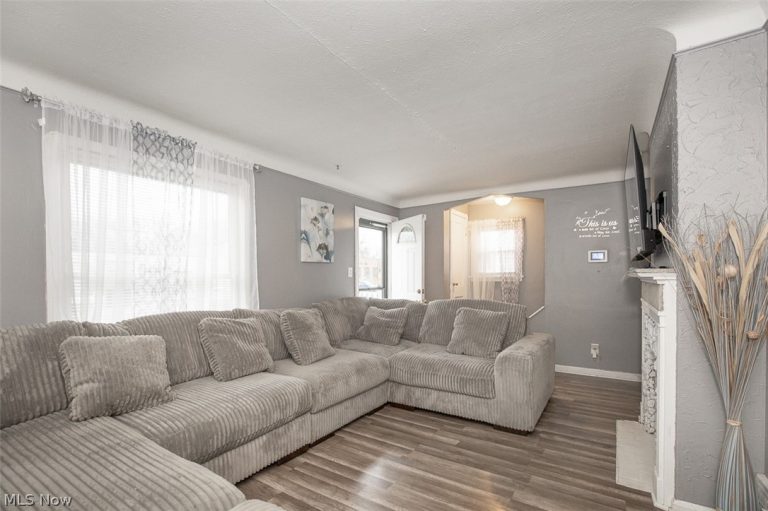 12214 Bennington Avenue, Cleveland, OH - Photo 8