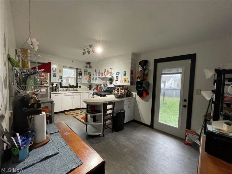 809 Lakeview Avenue, Canton, OH - Photo 3