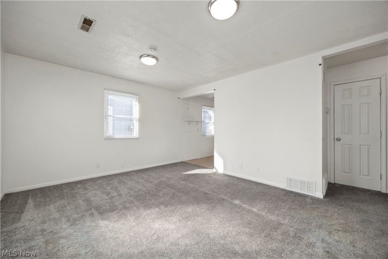 171 Logan Street, Elyria, OH - Photo 2