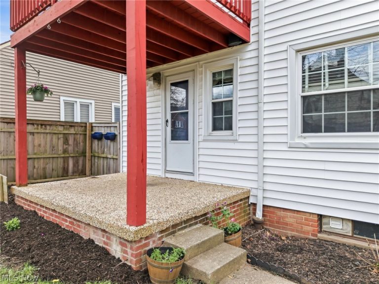 2227 Fenwick Road, University Heights, OH - Photo 8