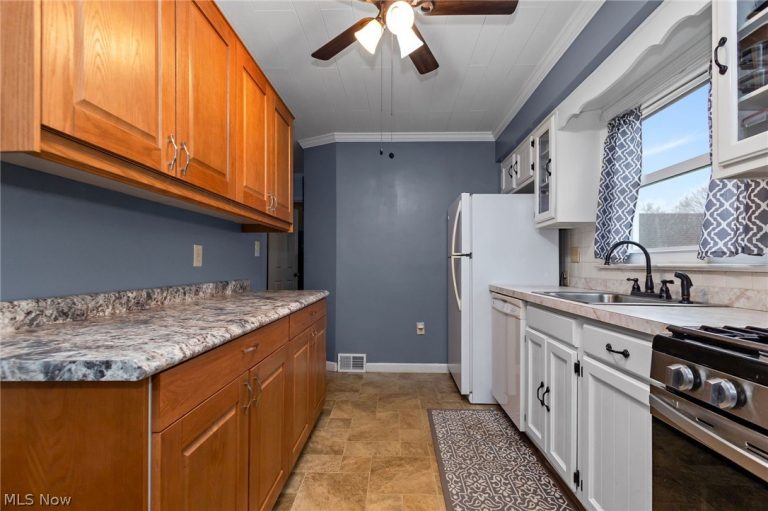4 Lyndale Drive, Painesville Twp, OH - Photo 6