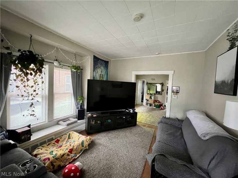 3901 Woburn Avenue, Cleveland, OH - Photo 3