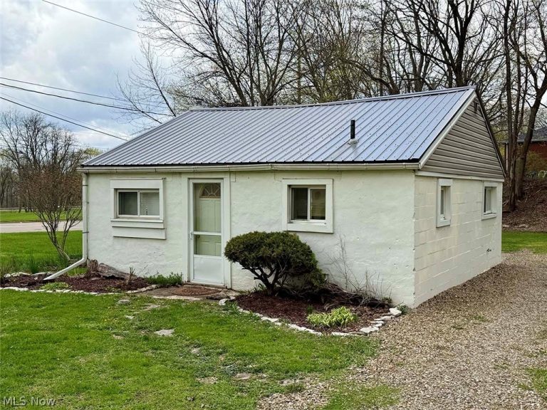 1610 Connecticut Avenue, Massillon, OH - Photo 3