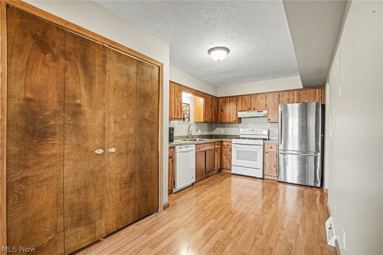 7090 Bristlewood Drive #H, Concord Twp, OH - Photo 8
