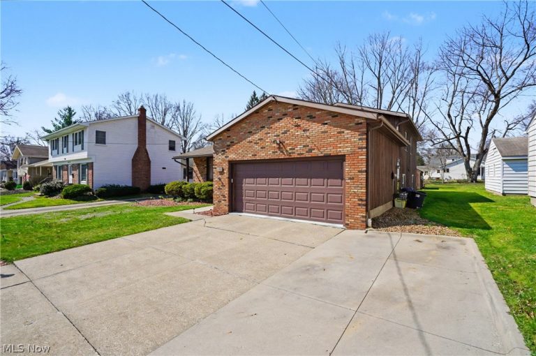 3114 Englewood Drive, Silver Lake, OH - Photo 4