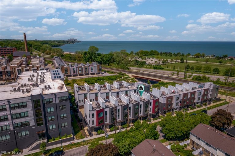 1240 70th Street, Cleveland, OH - Photo 5