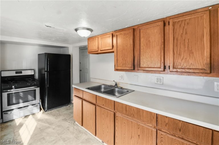 511 Brown Street, Akron, OH - Photo 4