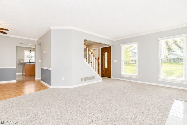 104 Woodbridge Crossing, Chardon, OH - Photo 5