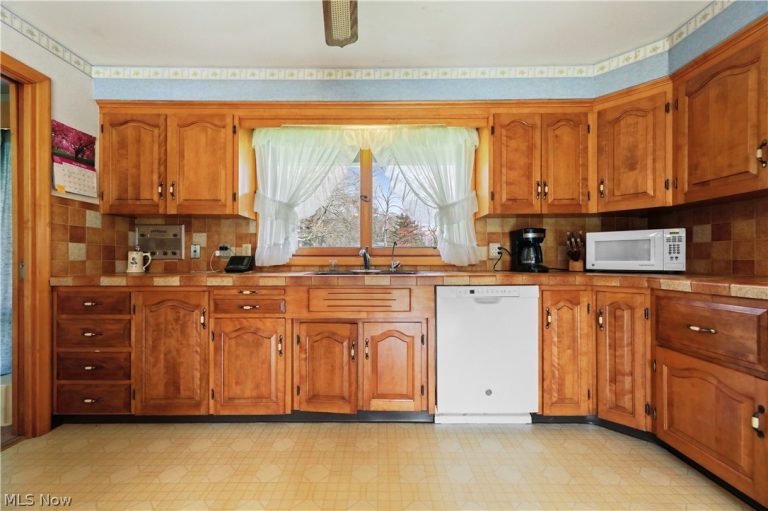 14560 Cenfield Street, Alliance, OH - Photo 4